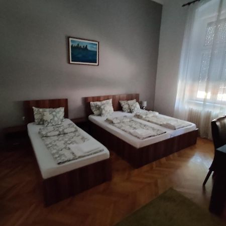 Satu Mare Apartments エクステリア 写真